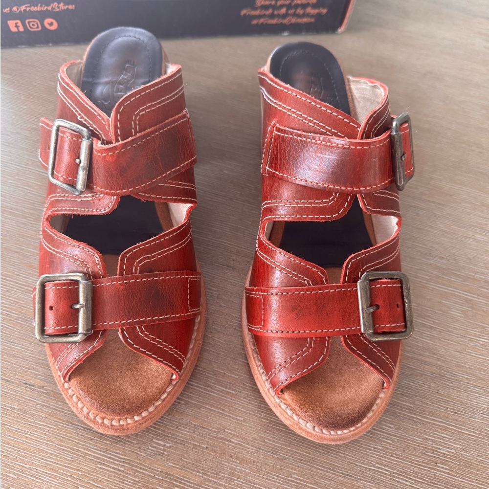 Freebirds Caprice Red Leather Buckle Sandals - size 6 - NEW